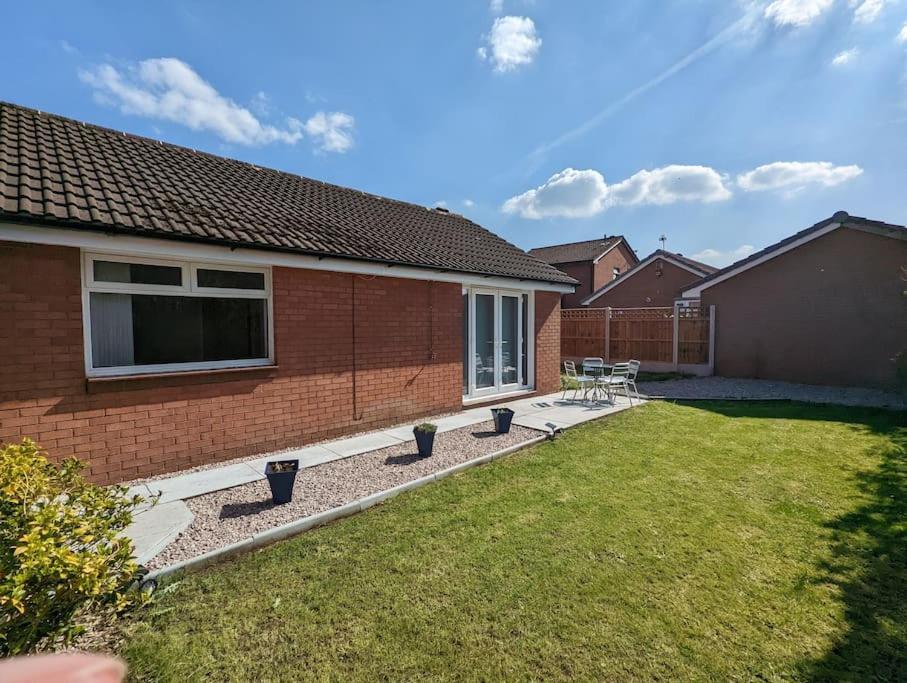 The Kilsyth,Detached Bungalow Warrington Luaran gambar
