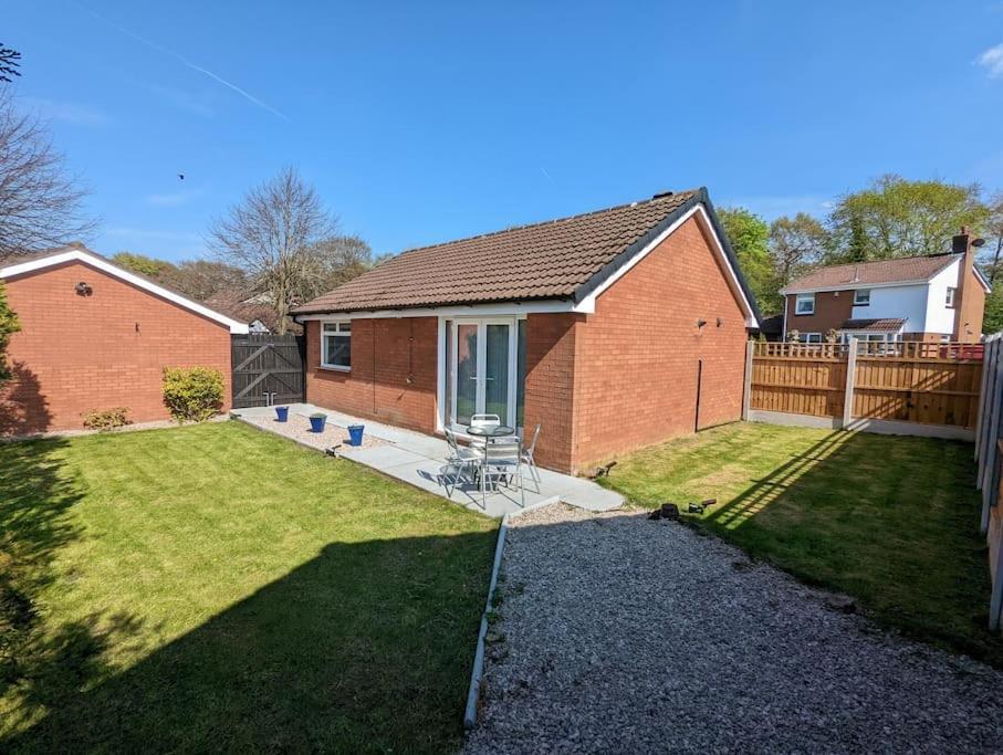 The Kilsyth,Detached Bungalow Warrington Luaran gambar