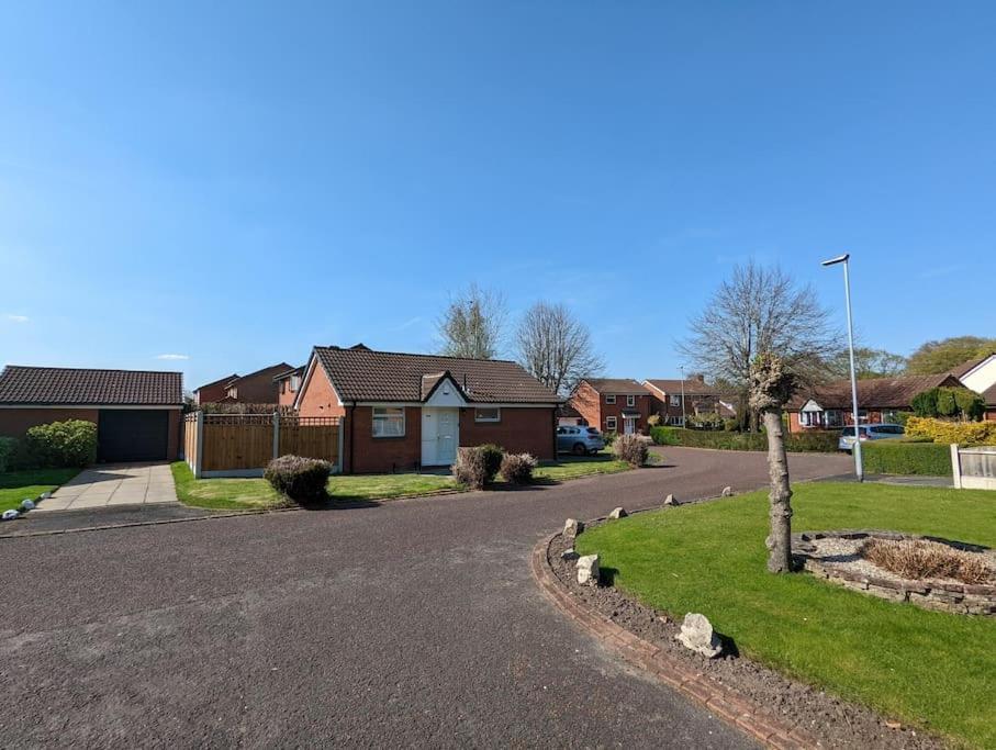 The Kilsyth,Detached Bungalow Warrington Luaran gambar