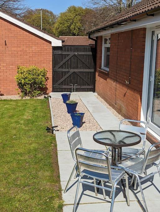 The Kilsyth,Detached Bungalow Warrington Luaran gambar